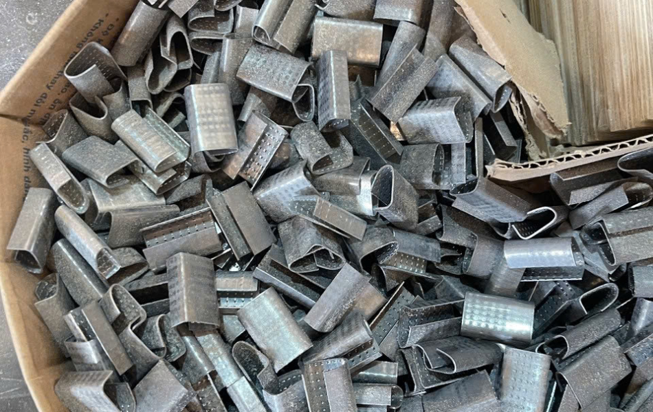 Bọ sắt , chốt đai ( Latching belts )